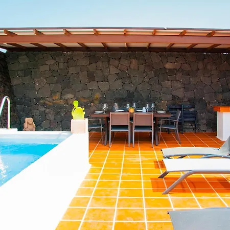 Volcan Tatil Evi *